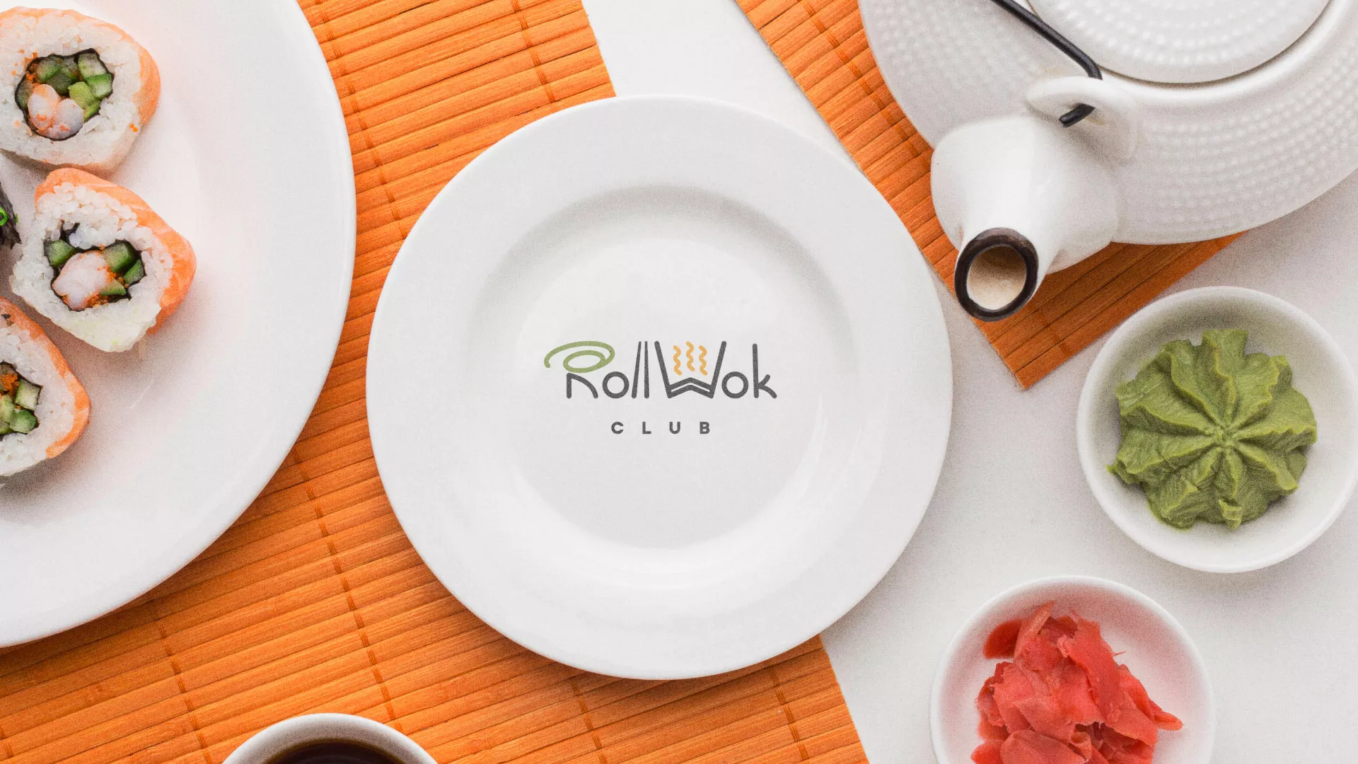 Разработка логотипа и фирменного стиля суши-бара «Roll Wok Club» в Кольчугино